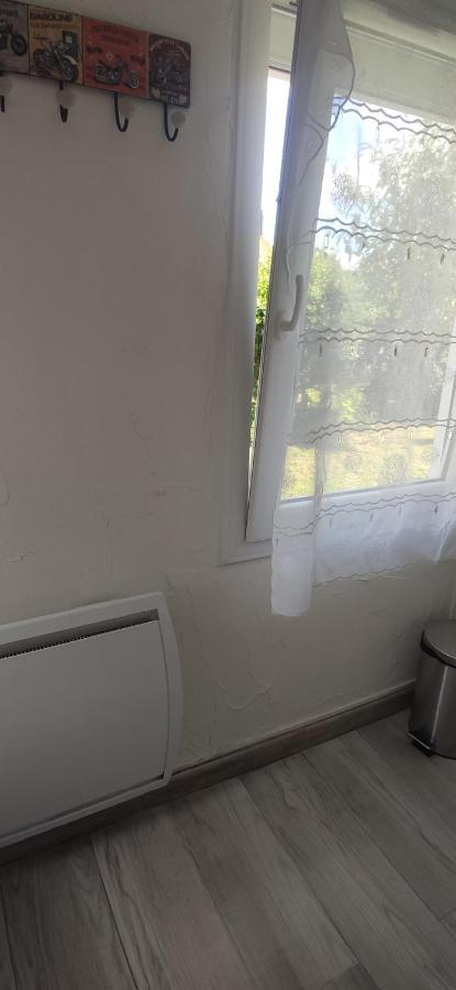 サン・テルブランPetit Logement Sur Jardinアパートメント エクステリア 写真
